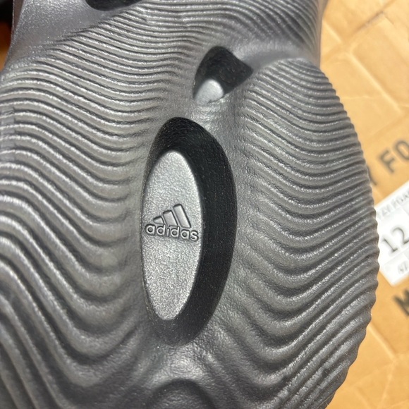 New in box Adidas Men Sz 12 Foam Runner RNNR Black slide slip on - Picture 8 of 9